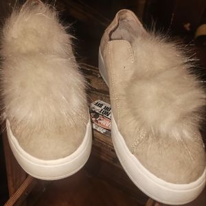 Steve Madden size 8 tan sneakers